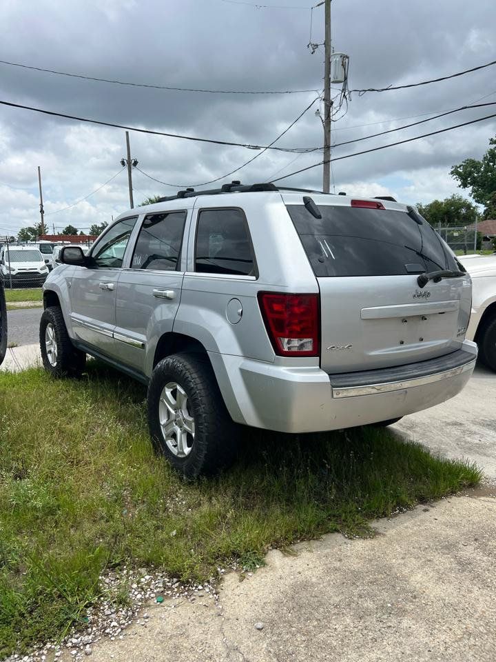 Used 2005 Jeep Grand Cherokee Limited AWD/4WD image 4