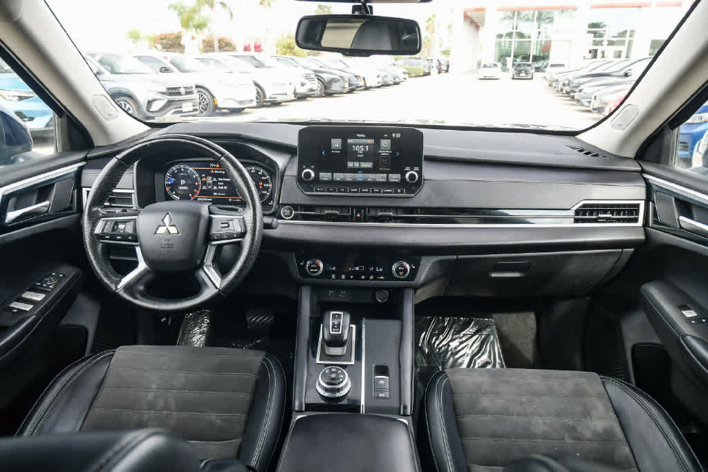 Used 2023 Mitsubishi Outlander SE FWD image 14