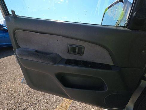 Used 2002 Toyota 4Runner SR5 RWD image 8