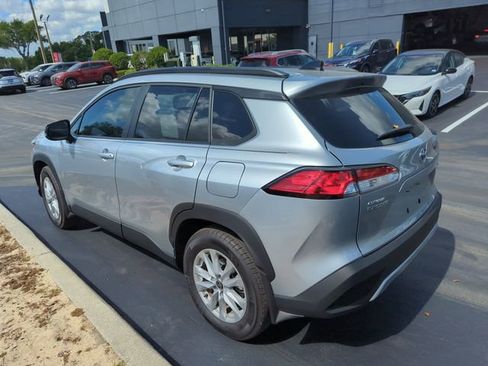 Used 2025 Toyota Corolla Cross LE FWD image 3