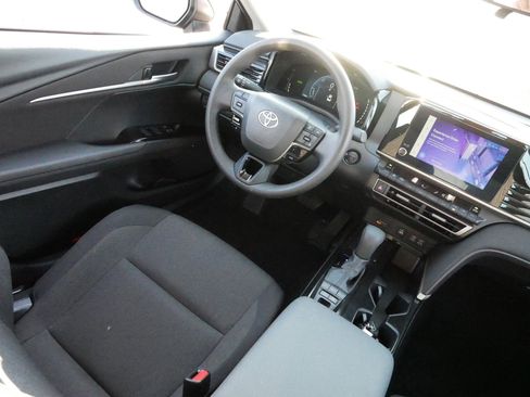 Certified 2025 Toyota Camry LE image 9