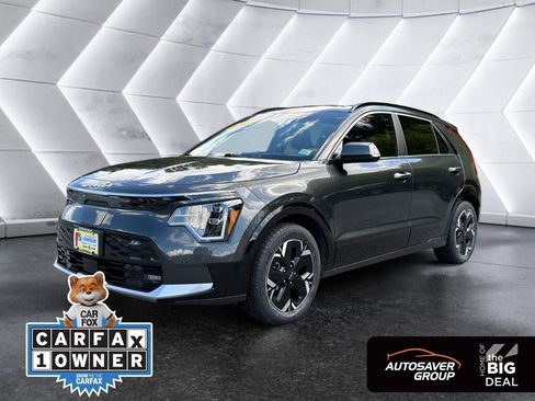 Used 2023 Kia Niro Wave w/ Wave Preserve Package FWD image 1