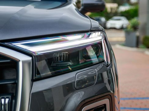 Certified 2025 Audi Q7 3.0T Premium w/ Convenience Package image 12
