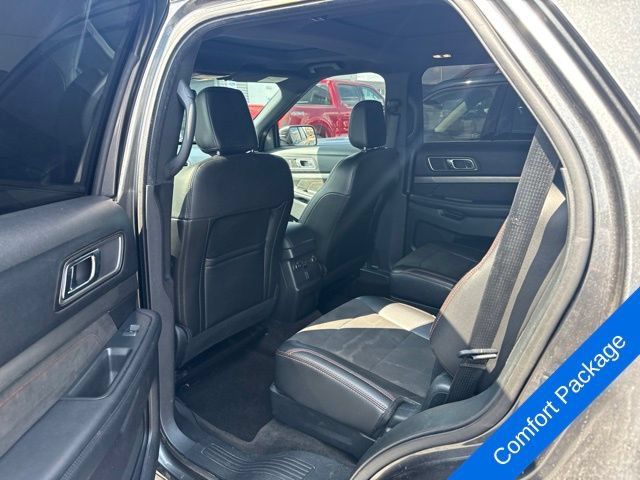 Used 2018 Ford Explorer XLT w/ Equipment Group 202A FWD image 6