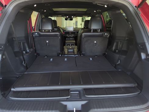 Used 2025 Honda Pilot Black Edition image 41