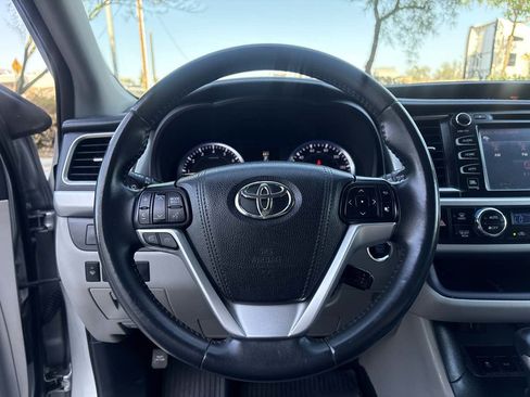Used 2016 Toyota Highlander Limited AWD/4WD image 22