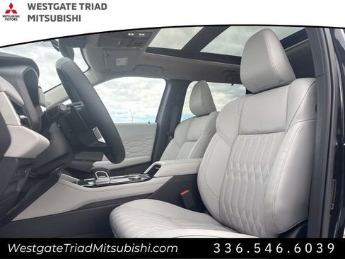 New 2026 Mitsubishi Outlander SEL image 8