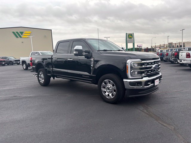 Used 2023 Ford F250 Lariat w/ Lariat Ultimate Package AWD/4WD image 3