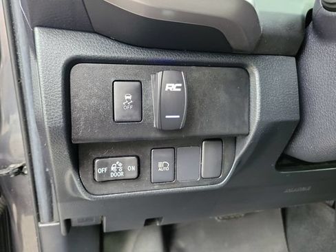 Used 2022 Toyota Tacoma SR5 w/ Technology Package RWD image 22