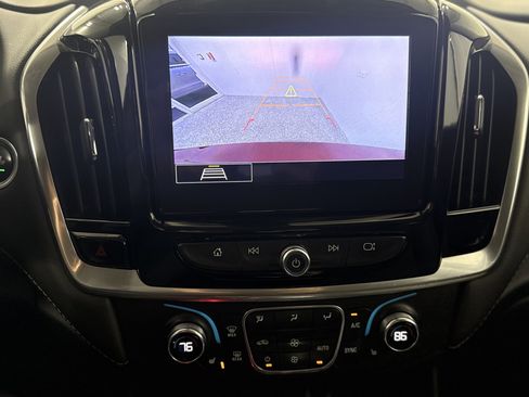 Used 2020 Chevrolet Traverse LT image 19