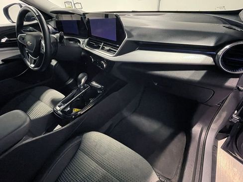 Used 2024 Chevrolet Trax LT w/ Driver Confidence Package image 26