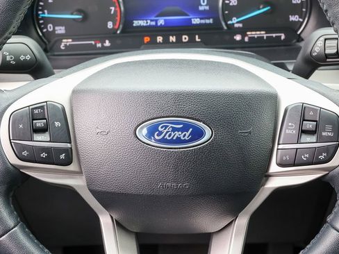 Certified 2023 Ford Explorer XLT w/ Equipment Group 202A AWD/4WD image 9