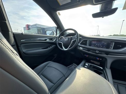 Used 2024 Buick Enclave Essence image 15