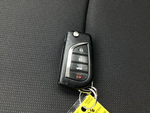 Used 2022 Toyota Corolla LE FWD image 39