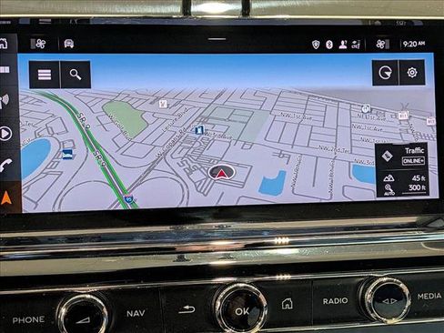 Used 2022 Bentley Bentayga image 14