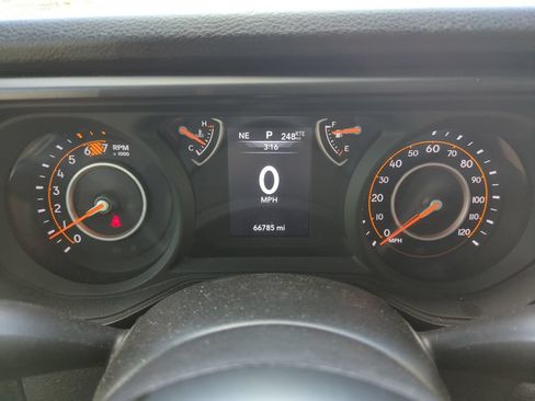 Used 2024 Jeep Wrangler Unlimited Sport AWD/4WD image 35