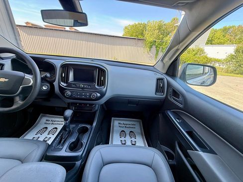 Used 2022 Chevrolet Colorado W/T w/ WT Convenience Package AWD/4WD image 19