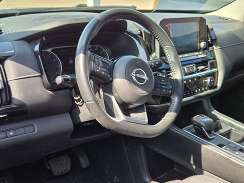 Used 2022 Nissan Pathfinder SV FWD image 7