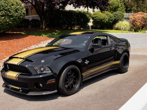 Used 2012 Ford Mustang Shelby GT500 w/ SVT Performance Pkg image 30