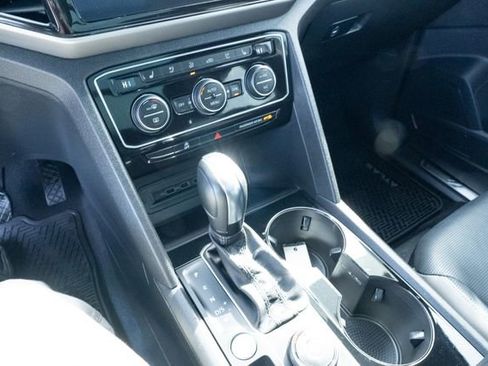 Used 2020 Volkswagen Atlas Cross Sport SEL Premium image 21