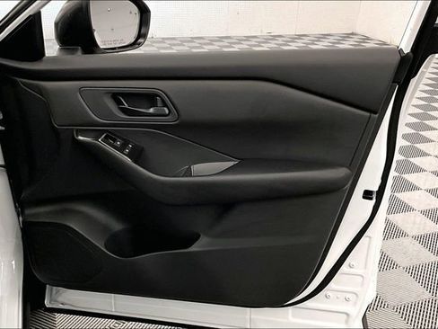 New 2025 Nissan Rogue S image 32