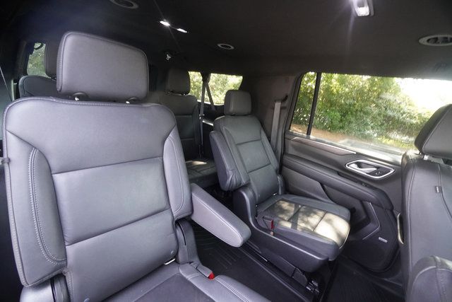 Used 2022 Chevrolet Suburban Z71 w/ Z71 Off-Road Package AWD/4WD image 23
