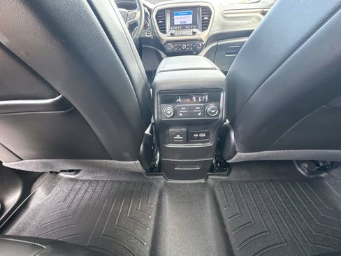 Used 2023 GMC Acadia Denali w/ Denali Ultimate Package AWD/4WD image 22
