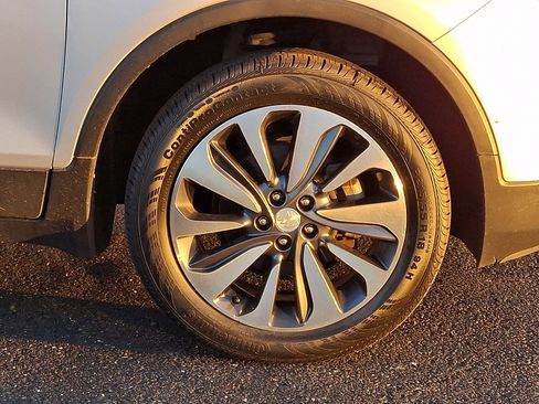 Used 2022 Buick Encore Preferred w/ Safety Package image 9