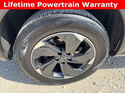 Used 2024 Nissan Rogue SV image 9