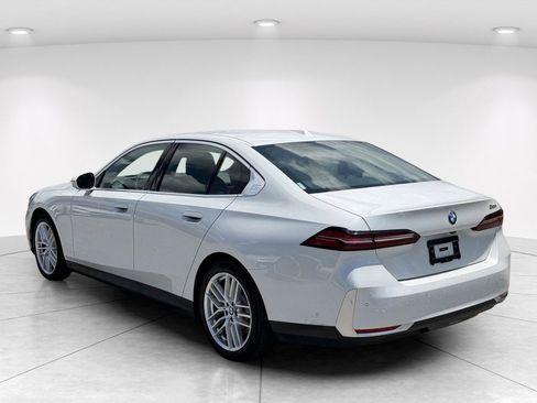 Certified 2025 BMW 530i RWD image 6