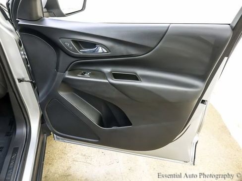 Used 2022 Chevrolet Equinox LT image 23