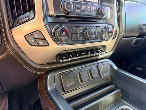 Used 2018 GMC Sierra 2500 Denali w/ Duramax Plus Package AWD/4WD image 29