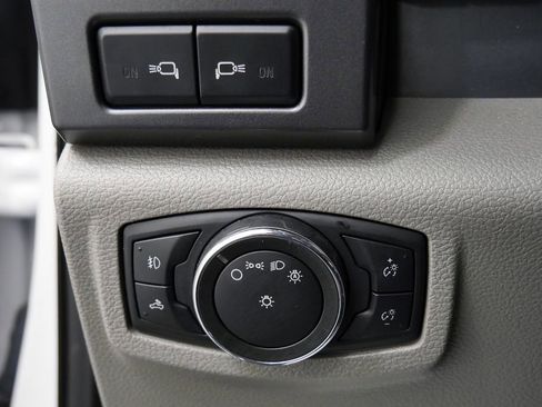 Used 2016 Ford F150 XLT w/ XTR Package image 24