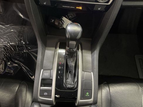 Used 2017 Honda Civic Touring image 19