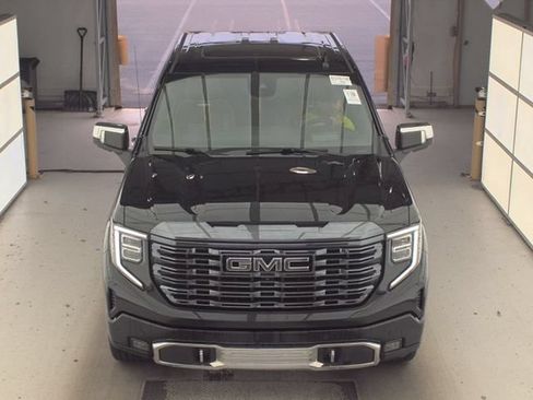 Used 2023 GMC Sierra 1500 Denali Ultimate AWD/4WD image 3
