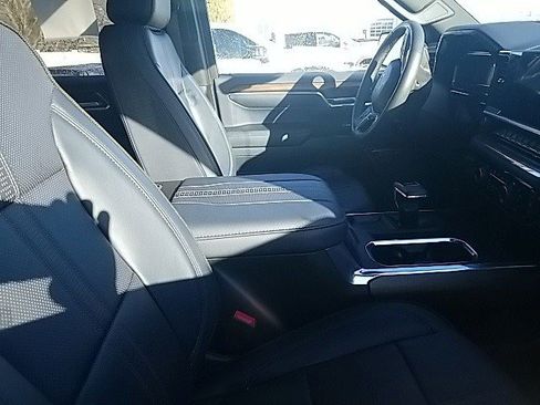 Certified 2024 Chevrolet Silverado 1500 High Country image 21