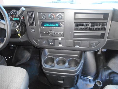Used 2016 Chevrolet Express 2500 RWD image 25