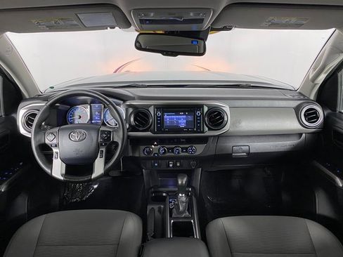 Used 2018 Toyota Tacoma SR5 image 12