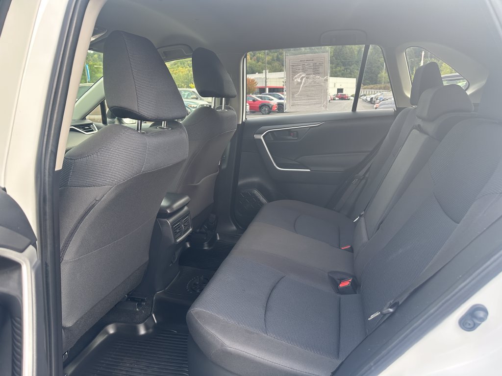 Certified 2023 Toyota RAV4 LE AWD/4WD image 15