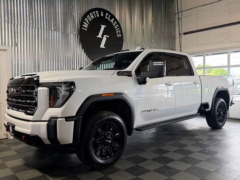 Used 2024 GMC Sierra 2500 AT4 w/ AT4 Premium Plus Package AWD/4WD image 1