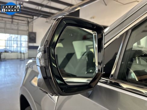 Used 2025 GMC Yukon Denali image 12