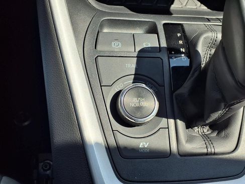Certified 2025 Toyota RAV4 XLE Premium AWD/4WD image 15