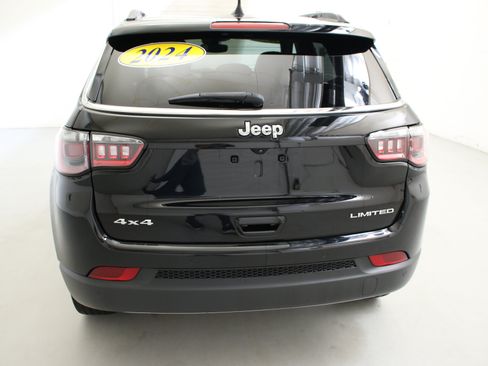 Used 2024 Jeep Compass Limited w/ Sun and Sound Group AWD/4WD image 8