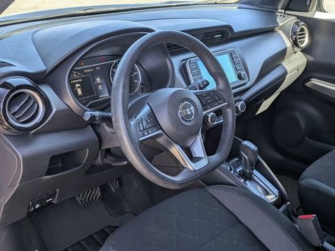 Used 2020 Nissan Kicks SV image 14