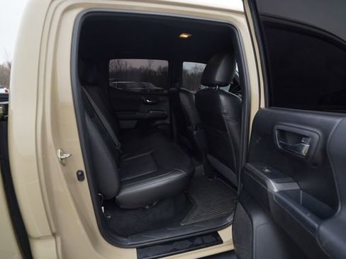 Used 2019 Toyota Tacoma TRD Off-Road image 20