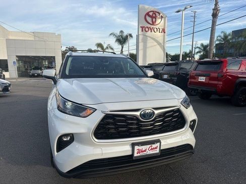 Used 2022 Toyota Highlander XLE image 11