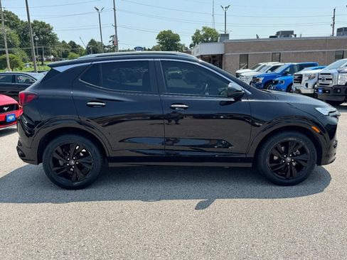 Used 2025 Buick Encore GX Sport Touring FWD image 2