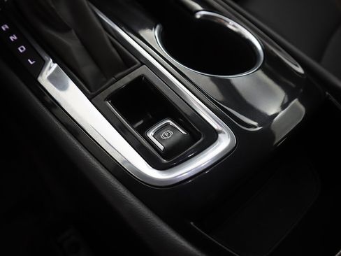 Used 2022 Chevrolet Equinox Premier image 48