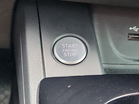 Used 2021 Audi A4 2.0T Premium w/ Convenience Package image 21