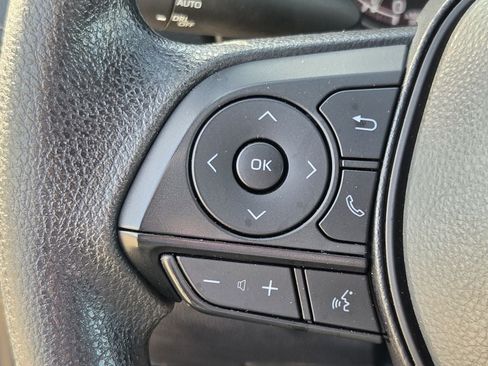 Used 2025 Toyota RAV4 XLE FWD image 24